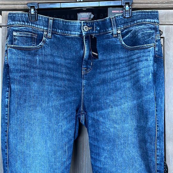 Torrid Jeans Feel the Fit Bombshell Skinny High Rise Premium Stretch 22R New - Picture 4 of 14